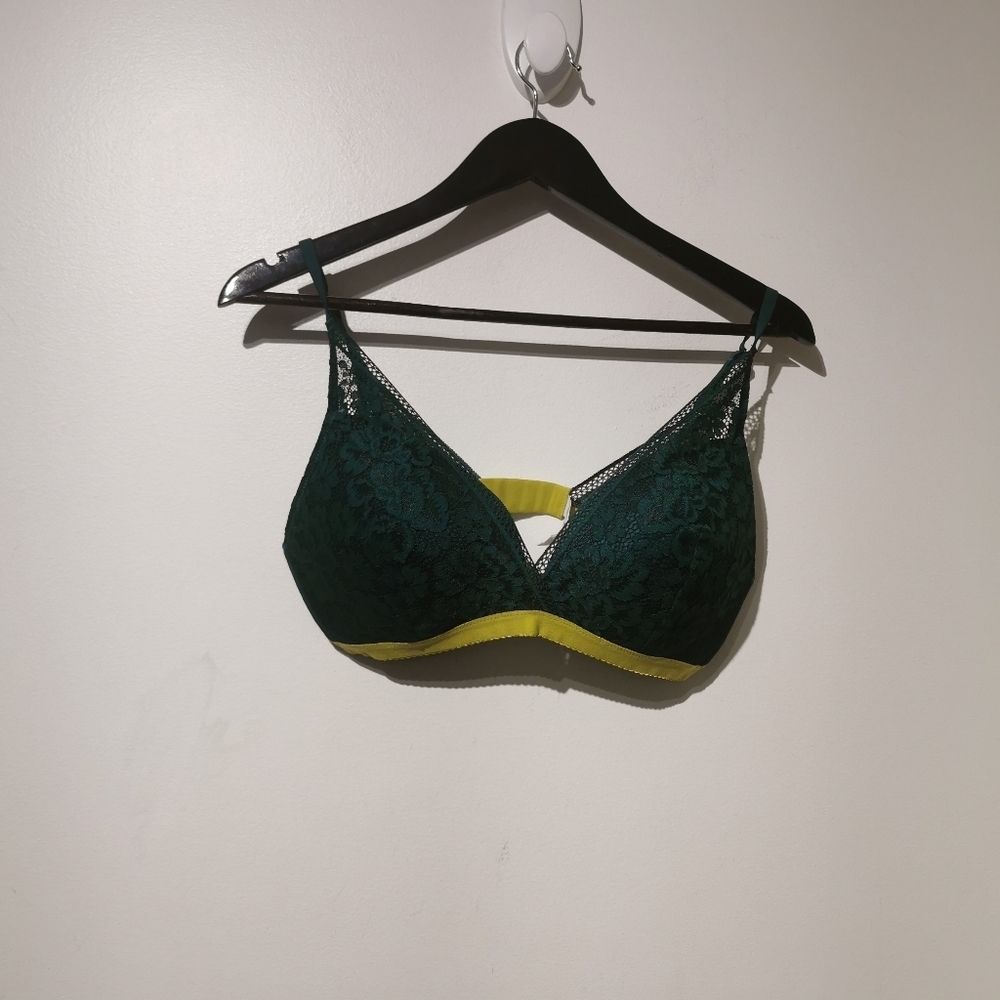 Knix XL lace deep v bra - Picture 4 of 6